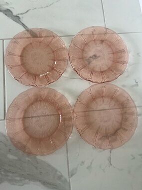 Vintage-Style Pink Glass Salad/Dessert Plates - Set of 4